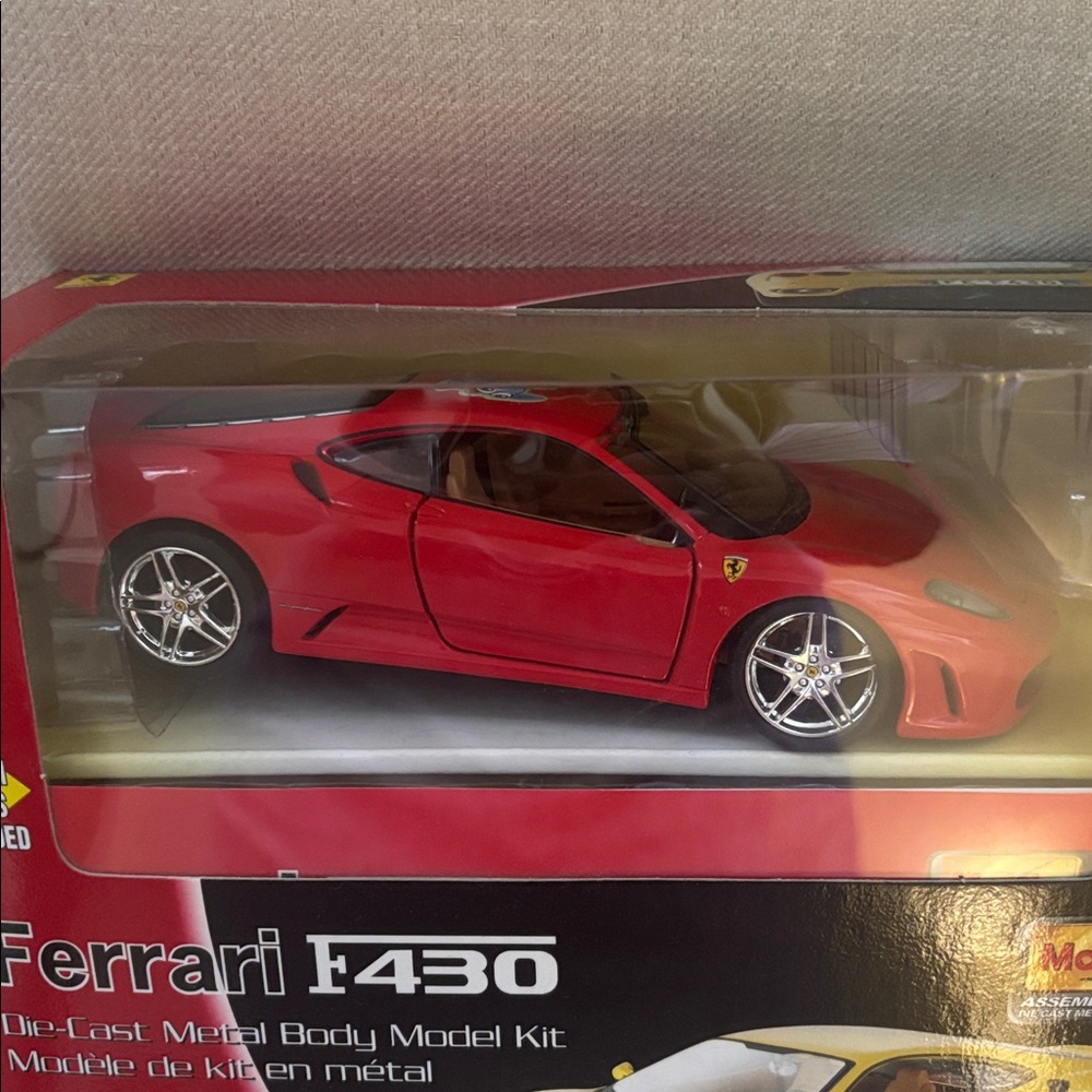 Maisto :: Ferrari F430 Die-Cast Model Kit 1:24